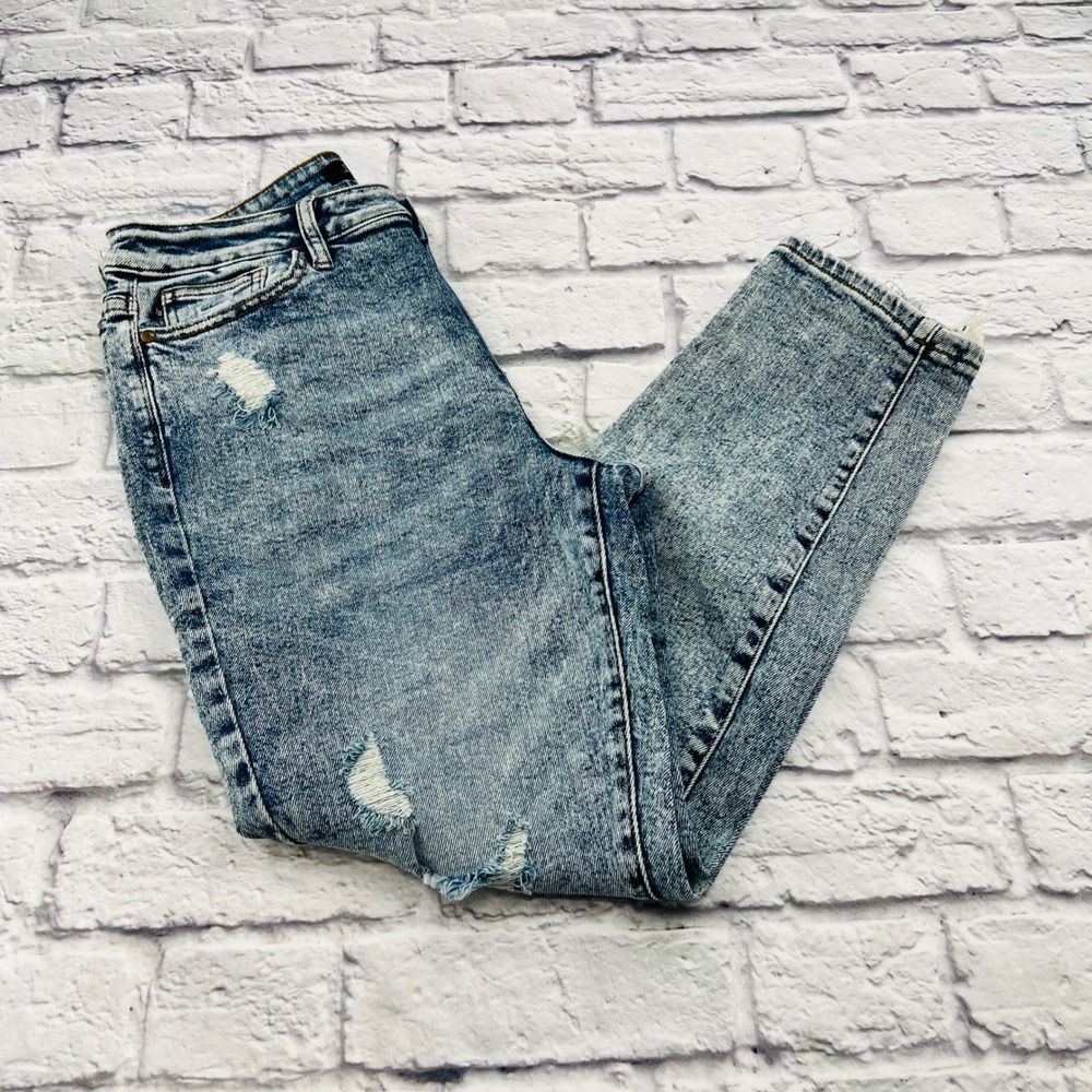 Judy Blue Light Blue Boyfriend Jeans
